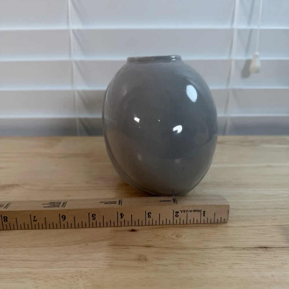 Vintage 1980's Art Deco Revival Gray Pleated Oval Ceramic Vase unmarked 6